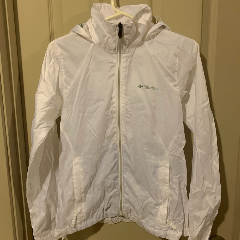 Columbia windbreaker for women’s